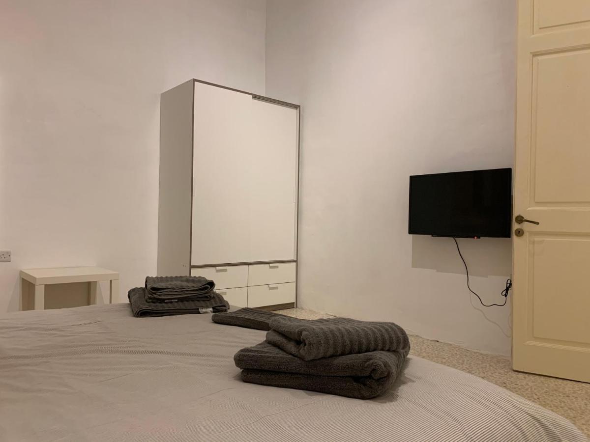 4 Bedroom Apartment In Sliema Near The Sea Eksteriør bilde